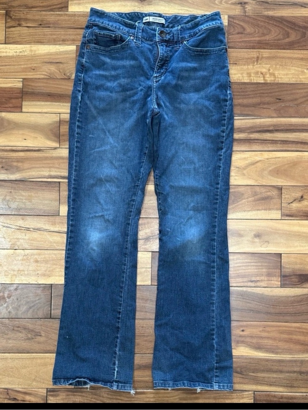 Lee Women's Bootcut Jeans with Embroidered Back Pockets Sz 8
